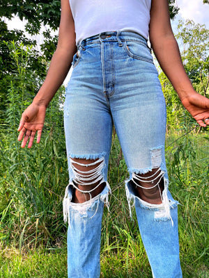 Filani Distressed Jeans
